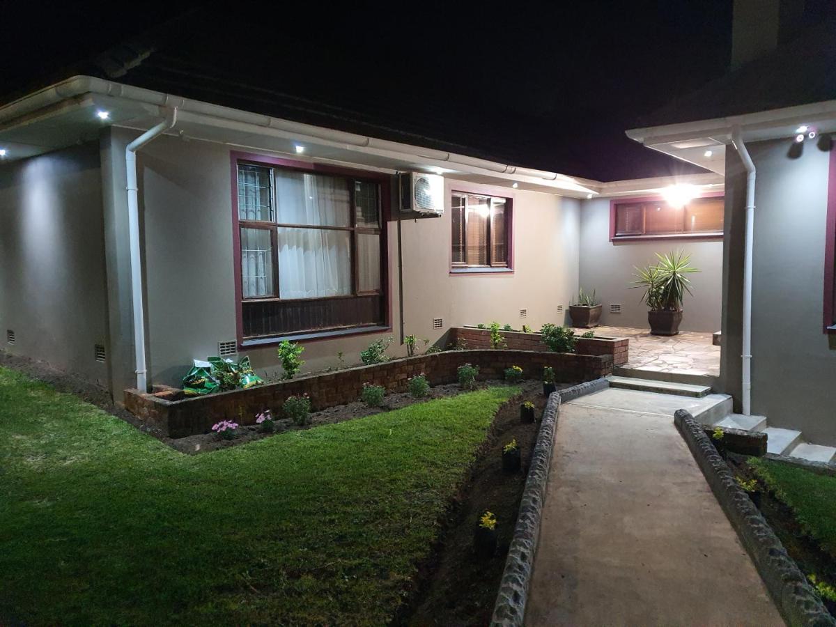ซันนี่ริดจ์ ลอดจ์ Bed & Breakfast อีสต์ลอนดอน ภายนอก รูปภาพ