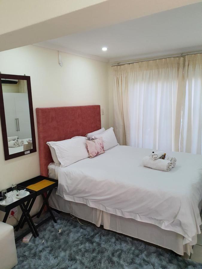 ซันนี่ริดจ์ ลอดจ์ Bed & Breakfast อีสต์ลอนดอน ภายนอก รูปภาพ