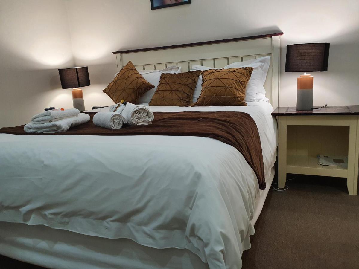 ซันนี่ริดจ์ ลอดจ์ Bed & Breakfast อีสต์ลอนดอน ภายนอก รูปภาพ